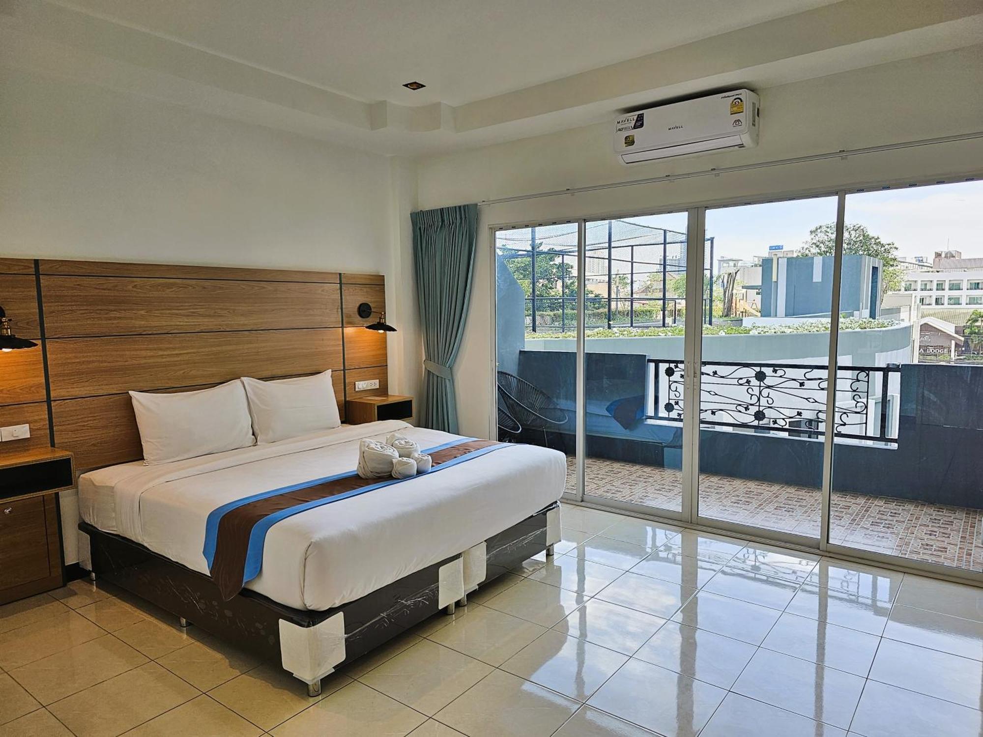 The Base Inn Pattaya Exteriér fotografie